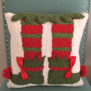 🔥Pre Xmas price drop Elf Christmas Pillow in great condition price drop 😊